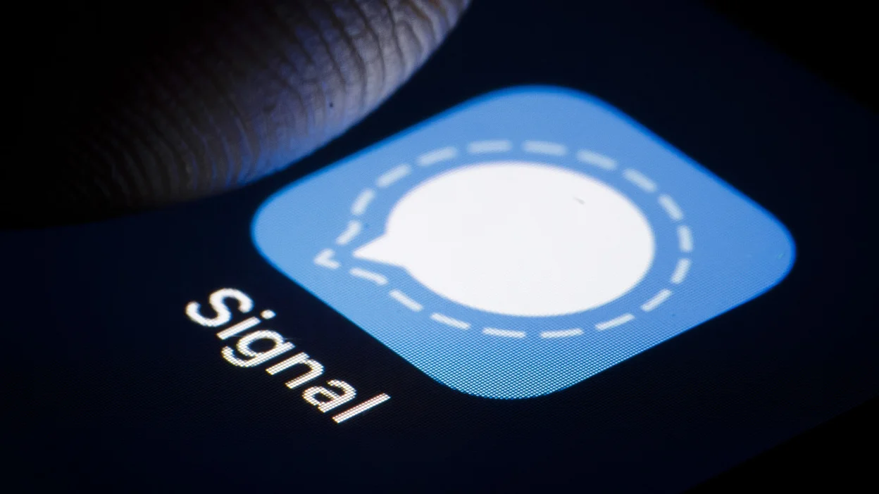 LinkedIn number filtering: Protecting user privacy and preventing phishing attacks 