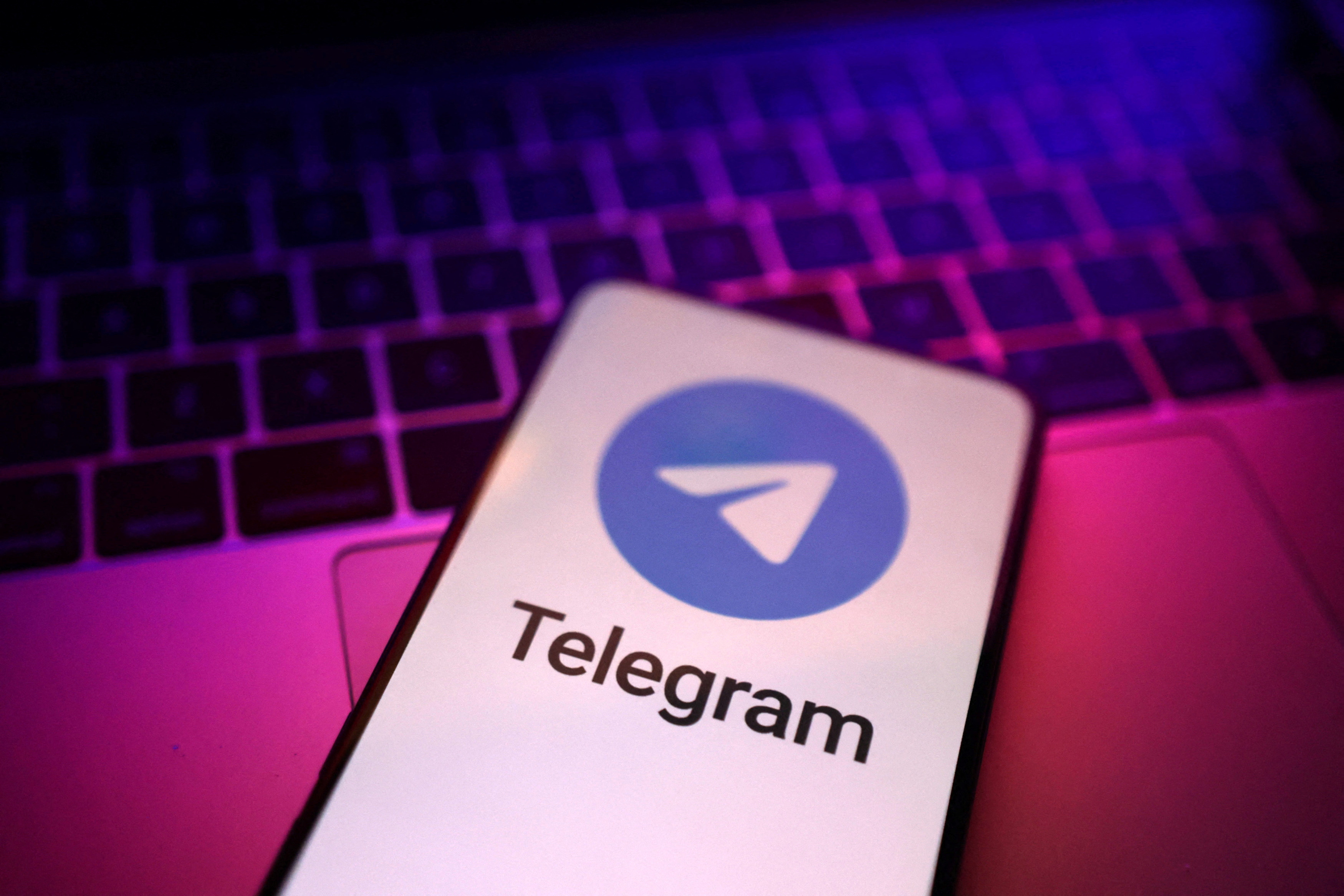 WhatsApp introduces new privacy features to improve chat security. 